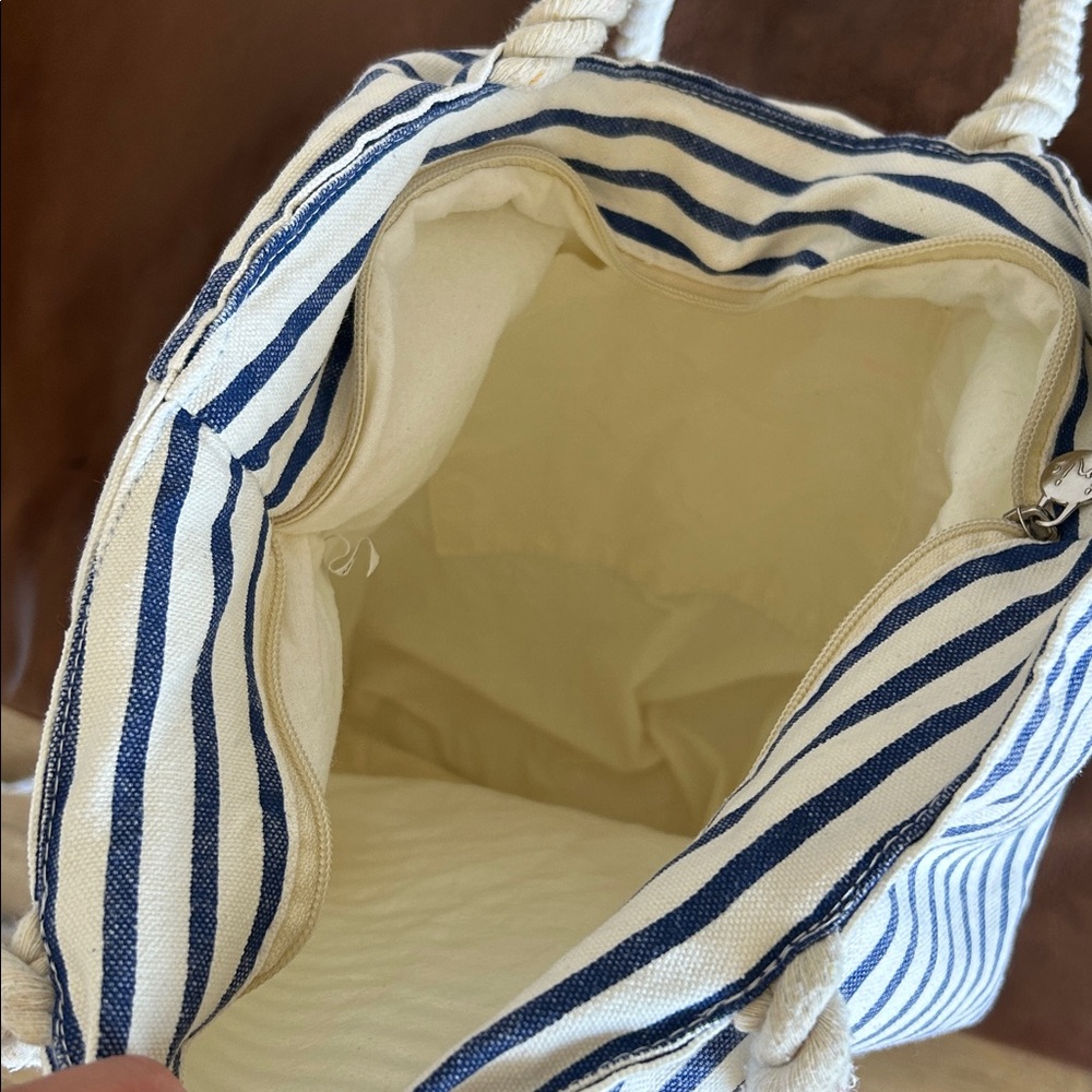 Inis Cotton Tote - Picture 4 of 6